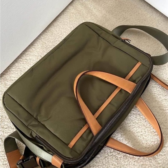 Tumi Messenger Bag.  Original price on tag was $500+. With tags on. - Picture 3 of 5